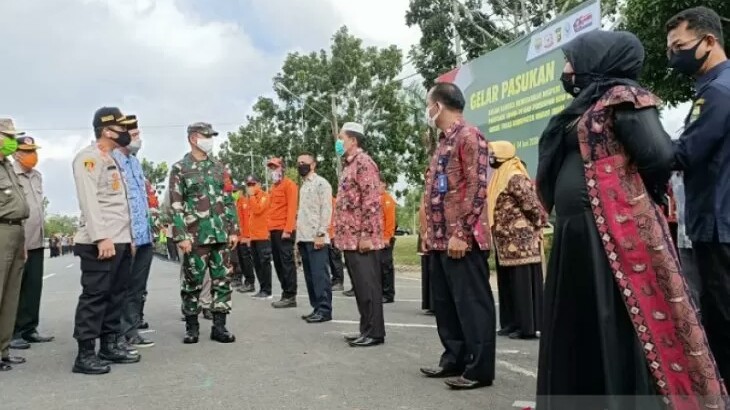 Dandim 0415 Batanghari Pimpin Apel Terpadu Gelar Pasukan Operasi Pendisiplinan Protokol Kesehatan di Wilayah Muaro Jambi