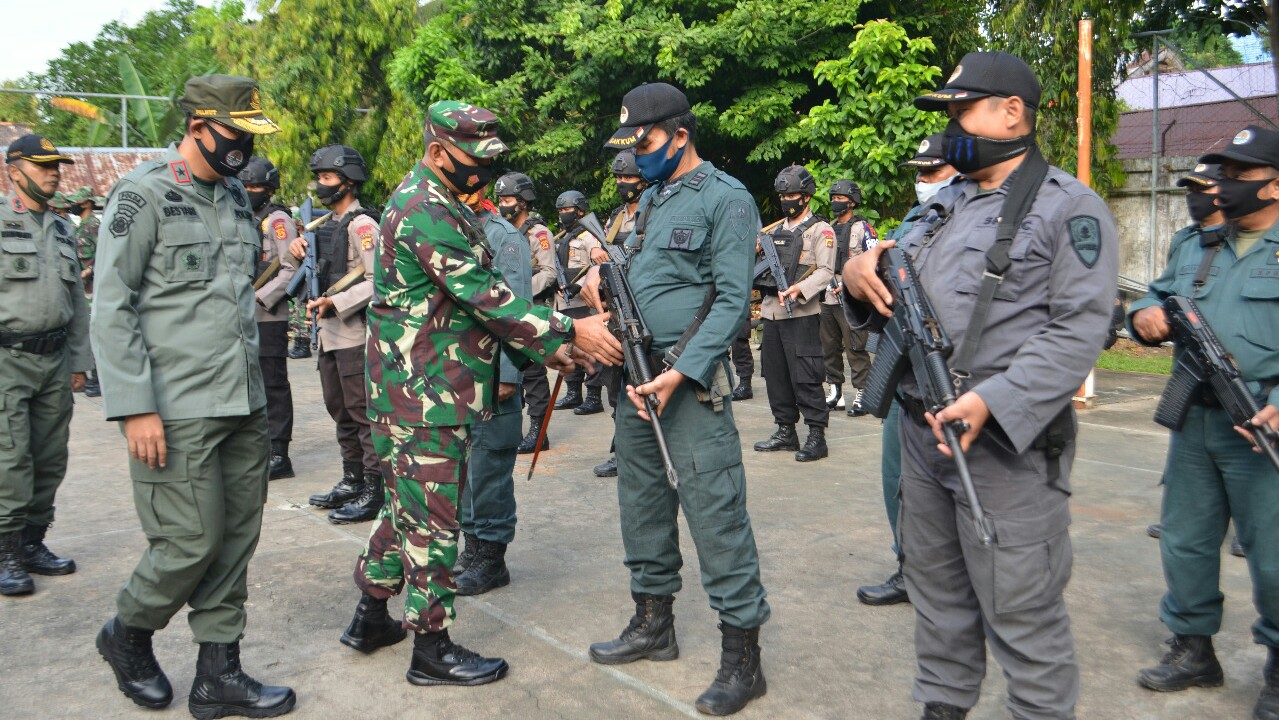 Danrem 042 Gapu Pimpin Apel Pemberangkatan Tim Gabungan Operasi Pengamanan Peredaran Hasil Hutan