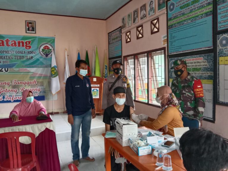 Monitoring Vaksinasi Sertu Umbar Tegaskan Vaksin Sangat Aman