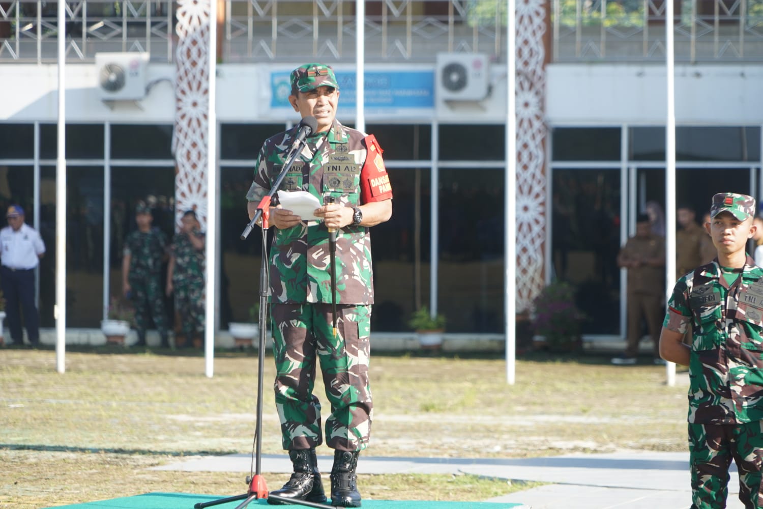 Danrem 042/Gapu Pimpin Apel Gelar Pasukan Operasi Pengamanan VVIP Kunjungan Presiden RI di wilayah Provinsi Jambi