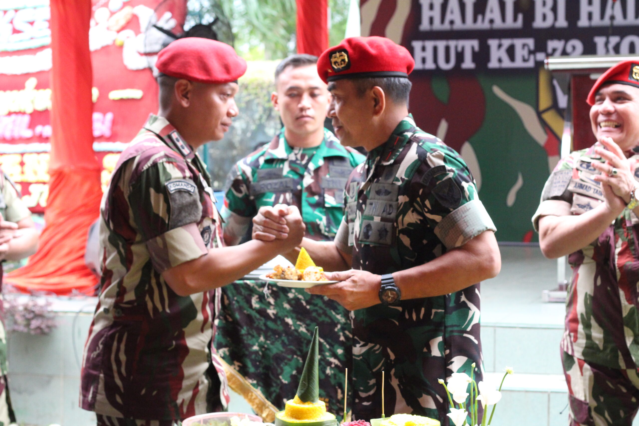 Danrem 042/Gapu hadiri Acara Syukuran dan Halal Bi Halal HUT Ke-72 Kopassus di Markas Yonif 142/KJ