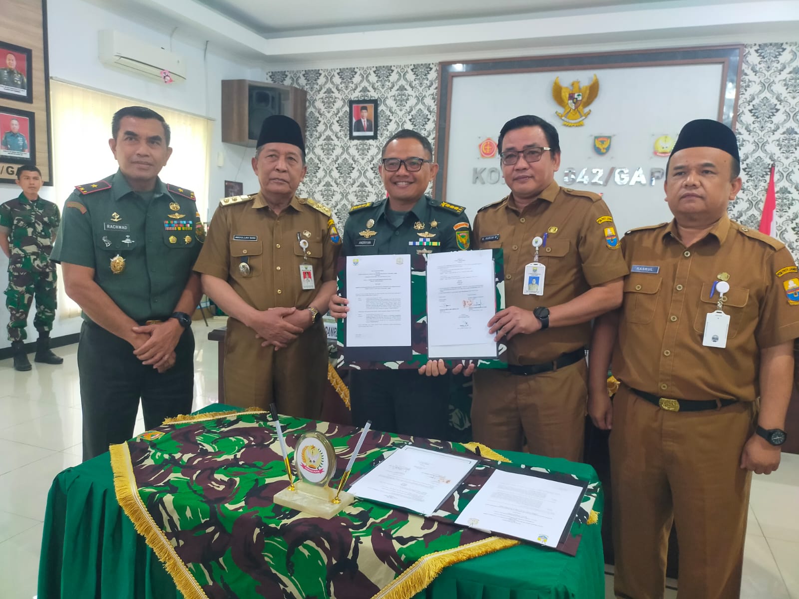 Wujud meningkatkan kesejahteraan masyarakat, Pemprov Jambi dan Korem 042/Gapu tanda tangani MOU percepatan Pembangunan RTLH