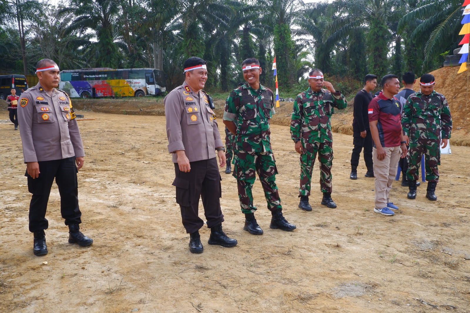 Meriahkan Hari Bhayangkara Ke-78 Tahun 2024, Dandim 0420/Sarko Ikuti Gelar Lomba Menembak