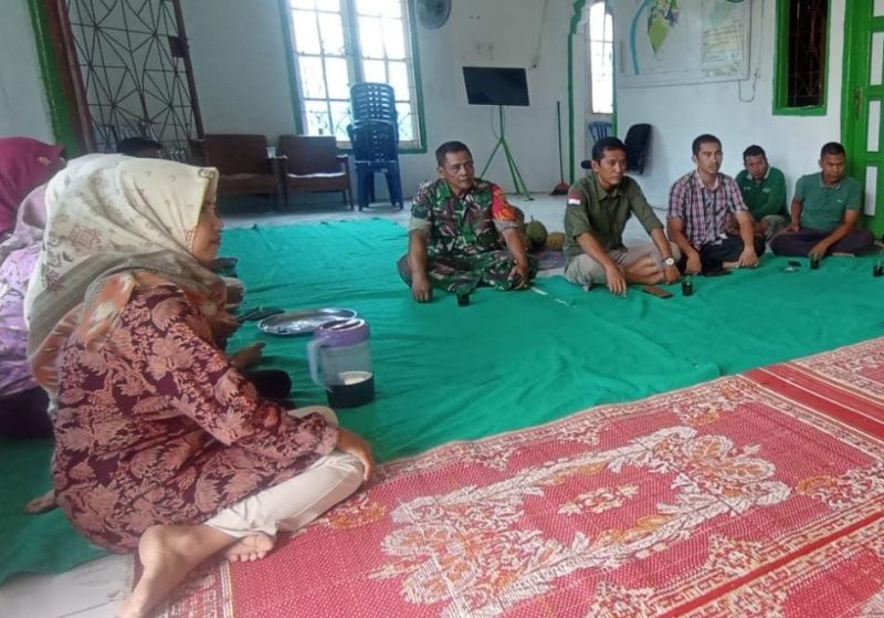 Bangun Kesadaran dan Partisipasi Warga, Babinsa Koramil 04/Muara Bulian Lakukan Komsos