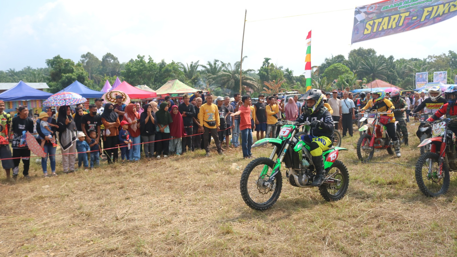 Dandim 0416/Bute Membuka Langsung dan Mengikuti Bakti Sosial Adventure Trail dan Jelajah Alam Serai Serumpun