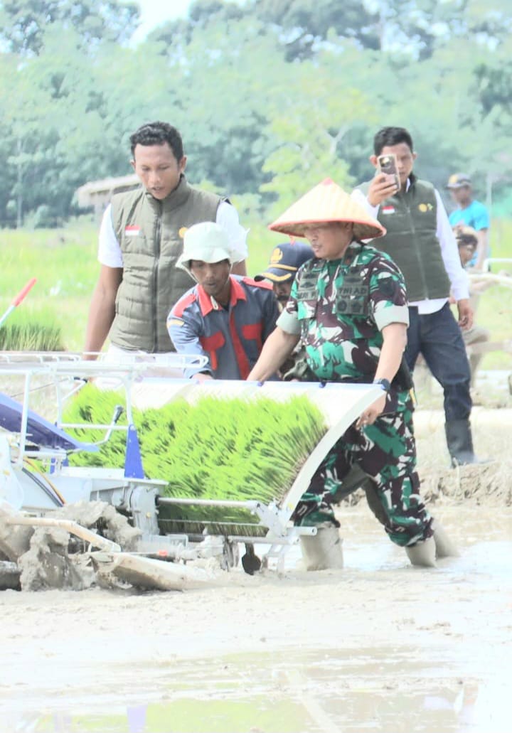 Komandan Korem 042/Gapu Menghadiri Kegiatan Apel Brigade Pangan.