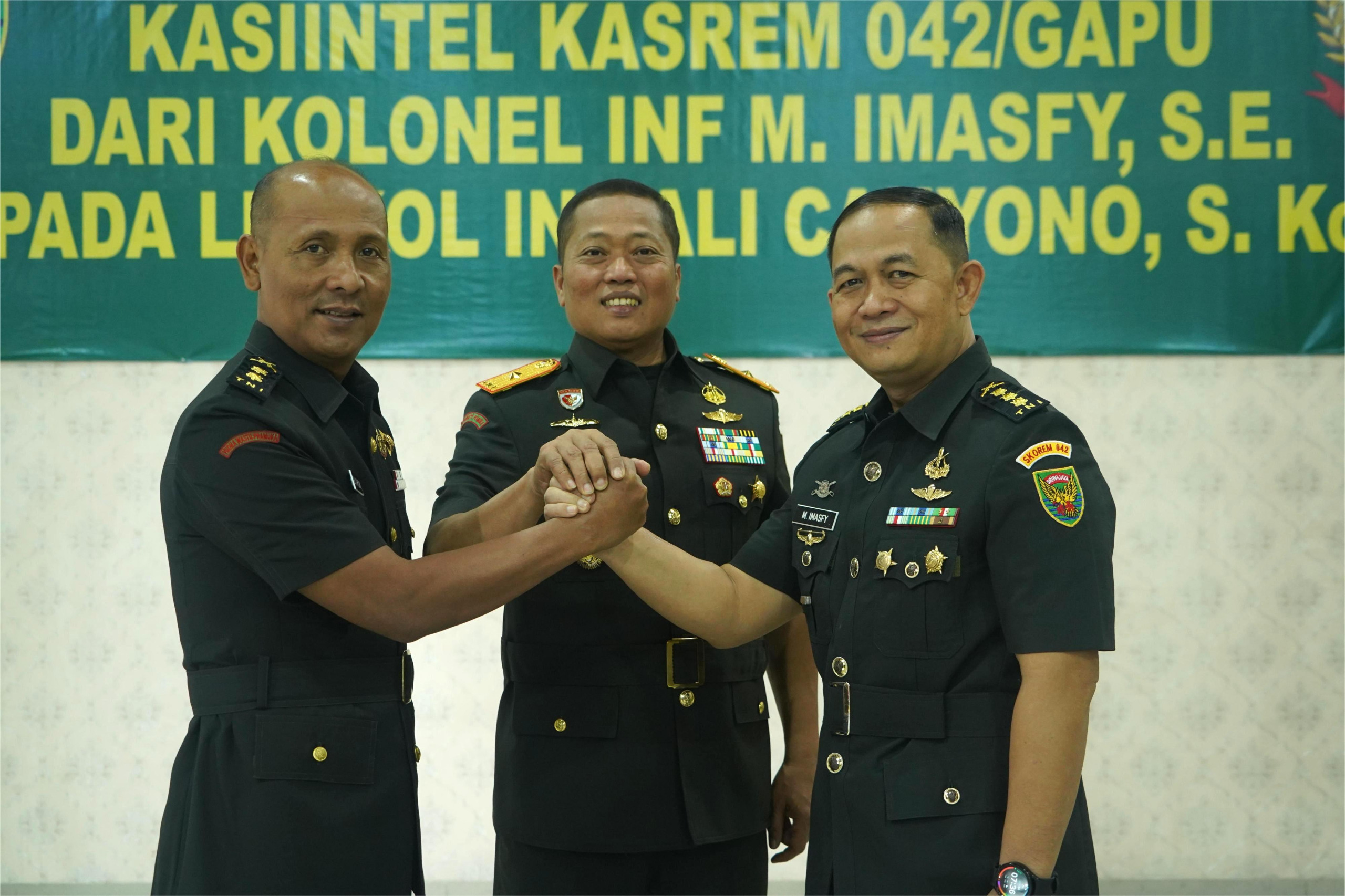 Danrem 042/Gapu Pimpin Sertijab Kasi Intel Kasrem 042/Gapu