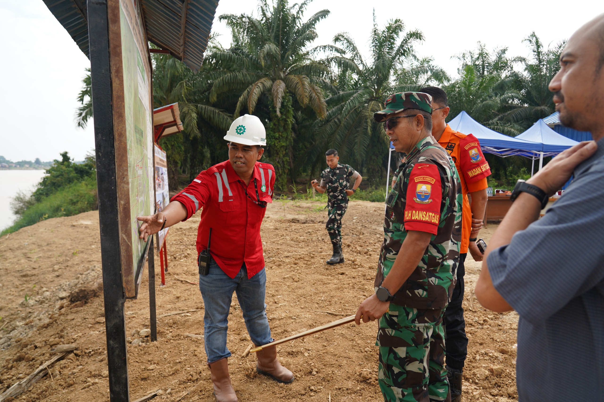 Plh. Dansatgas, Tinjau Water Intake dan Posko Mitigasi Karhutla PT WKS, Perkuat Sinergi Cegah Karhutla di Jambi